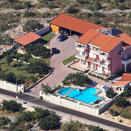 Apartments Marinic Примоштен Екстер'єр фото