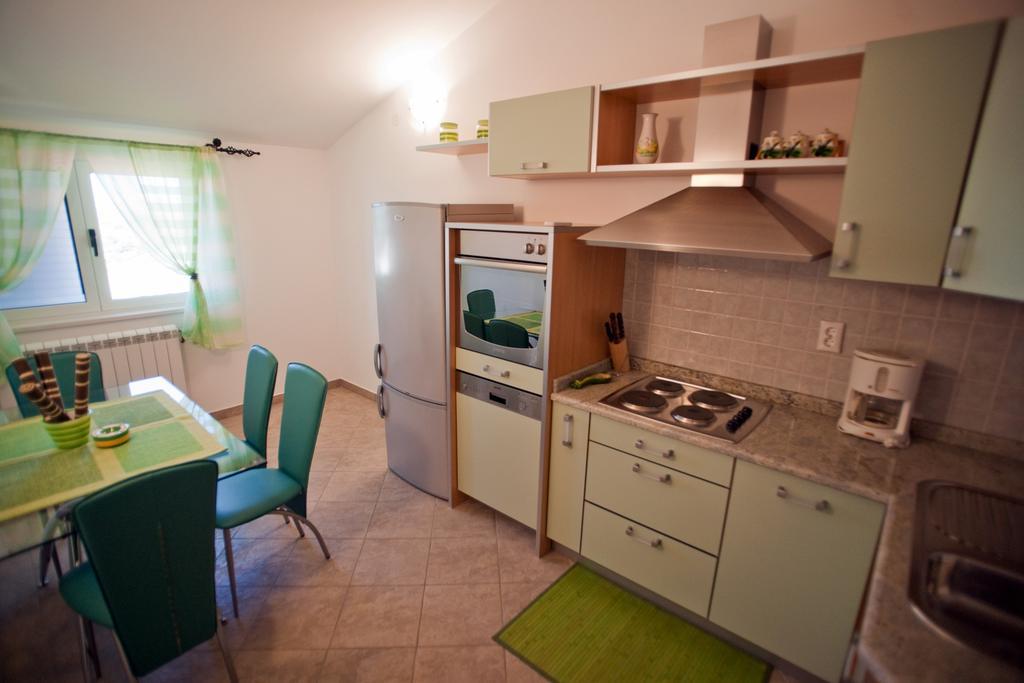 Apartments Marinic Примоштен Номер фото