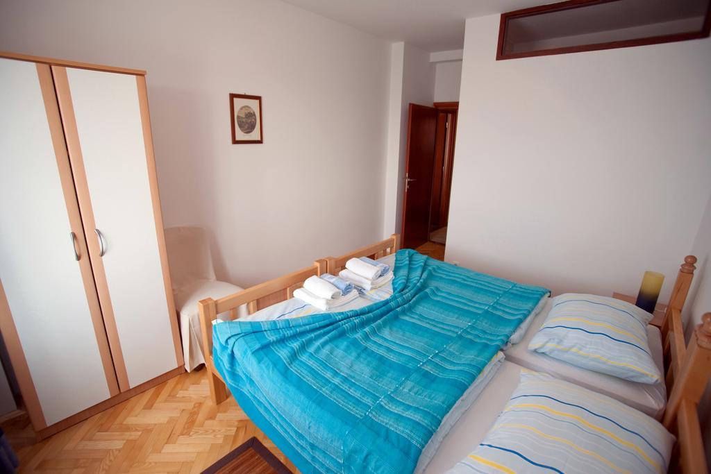 Apartments Marinic Примоштен Номер фото