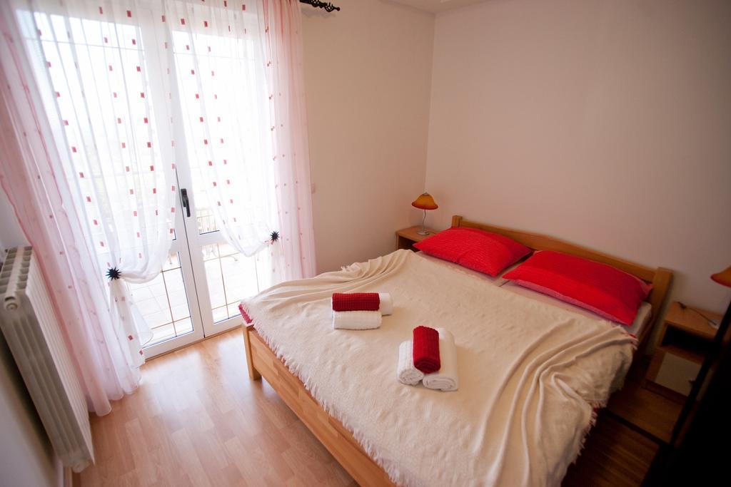 Apartments Marinic Примоштен Номер фото