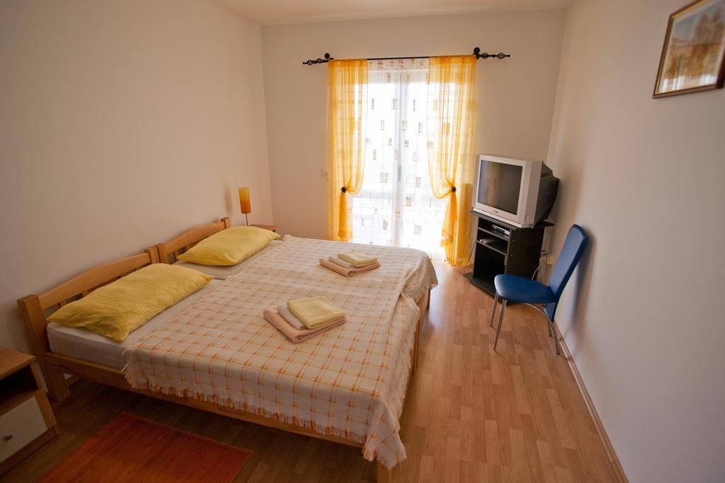 Apartments Marinic Примоштен Номер фото