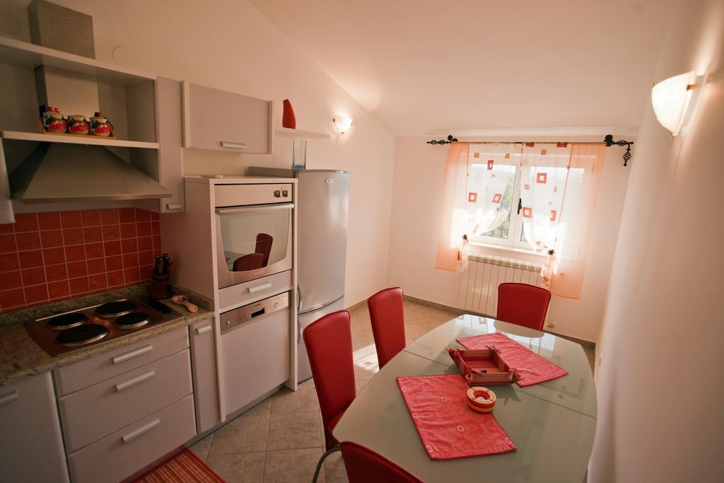 Apartments Marinic Примоштен Номер фото