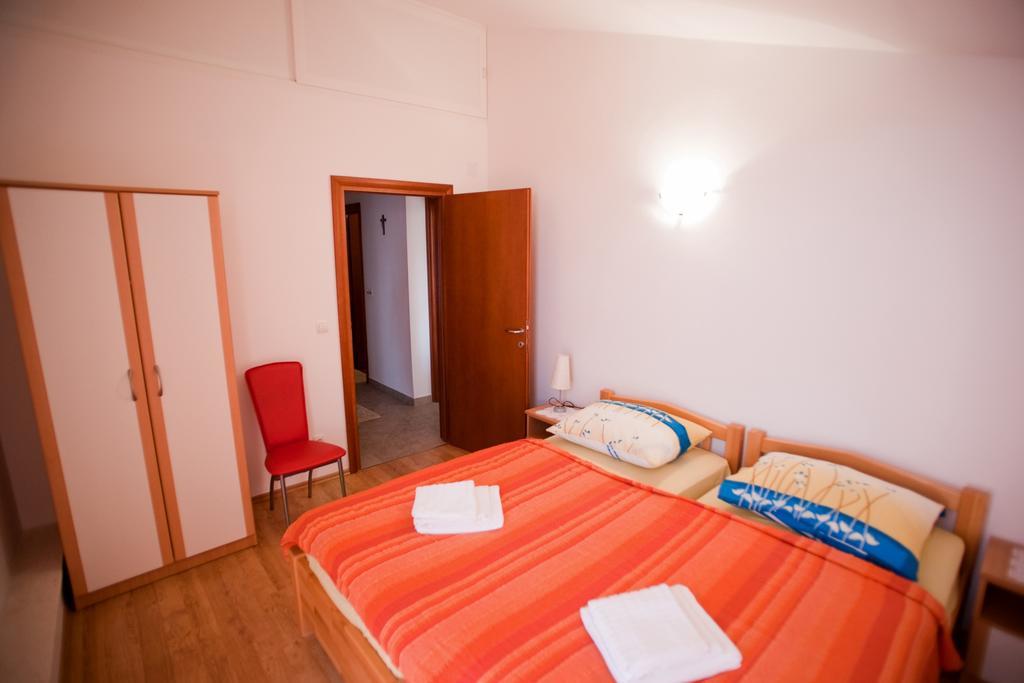 Apartments Marinic Примоштен Номер фото