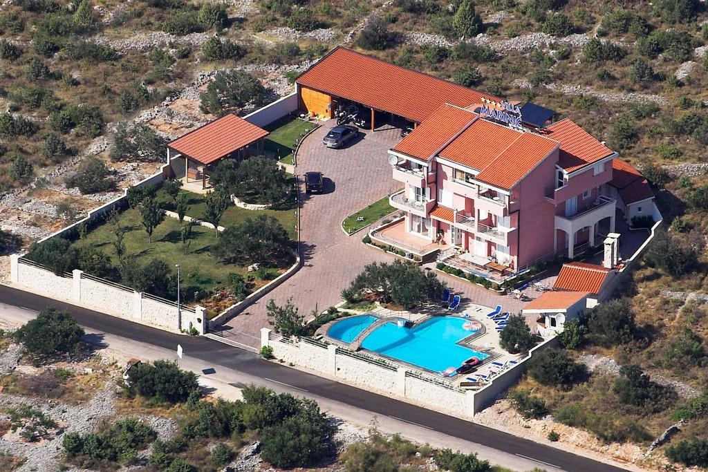 Apartments Marinic Примоштен Екстер'єр фото