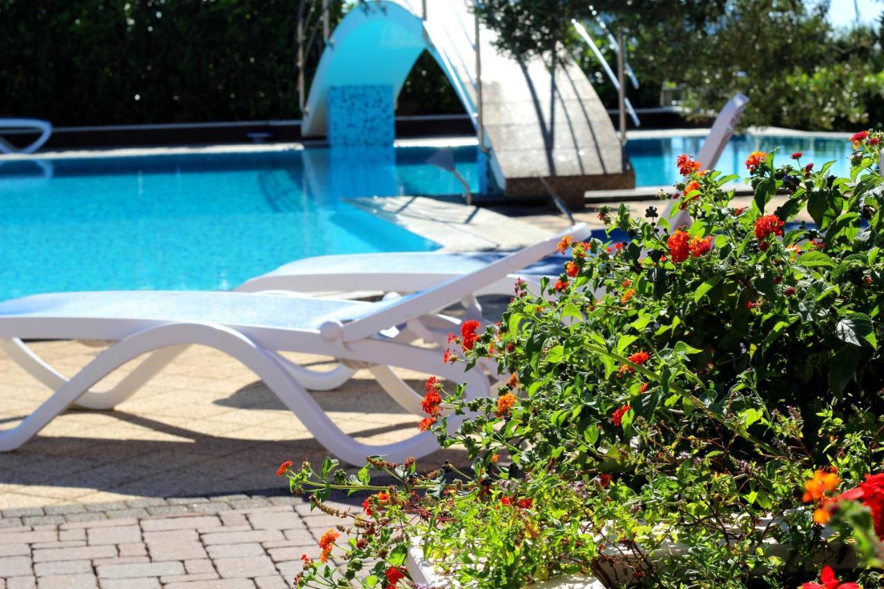 Apartments Marinic Примоштен Екстер'єр фото